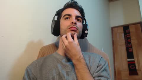 Santiago Enrique online show from December 17, 6:02 am