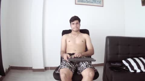 Snapshot of thiago__diaz chatting on January 14, 1:28 pm Thiago Diaz online show from January 14, 1:28 pm