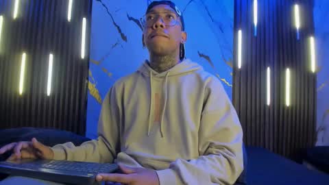 ThiagoBerry online show from February 16, 12:47 pm