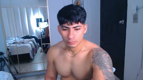 MICHAEL AND CRISS online show from January 15, 8:22 pm