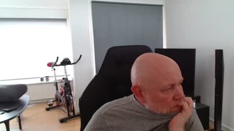 thomas806035 online show from July 2, 4:57 pm