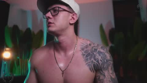 Thomas Falcon online show from November 13, 2:49 am