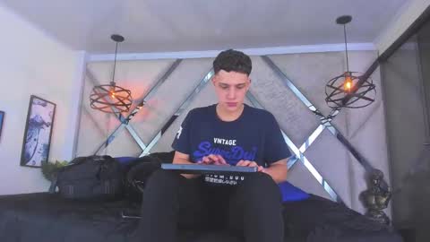 Snapshot of thomas_may4rs chatting on February 19, 4:12 am ---Thomas--- online show from February 19, 4:12 am