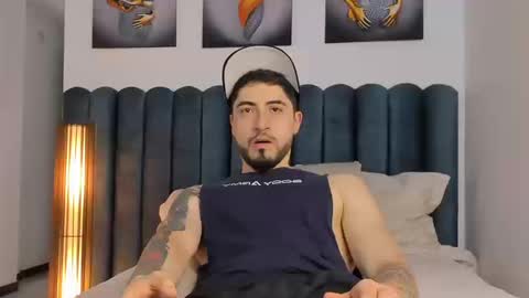 Snapshot of thomasmarzo1 chatting on September 11, 5:23 pm sweetfit boy online show from September 11, 5:23 pm