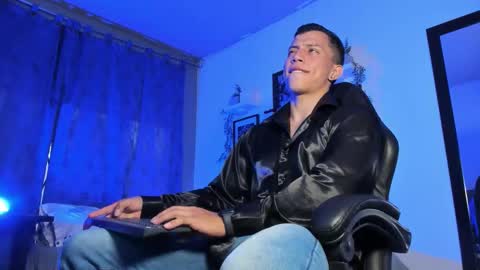 Thoms Every online show from October 27, 10:34 pm