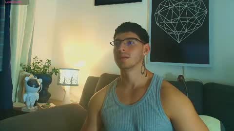 thomylov online show from April 17, 12:24 am