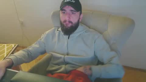 HugeJuicy online show from December 23, 3:07 am