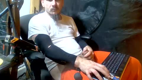 thunder8u42 online show from October 19, 9:12 am