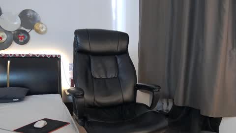 ask me online show from February 11, 8:26 am