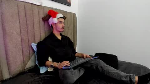 Evans  online show from December 17, 3:58 am