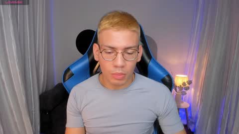 timi  jones online show from December 12, 10:45 am