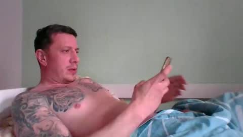 tinizzle86 online show from April 14, 4:06 pm