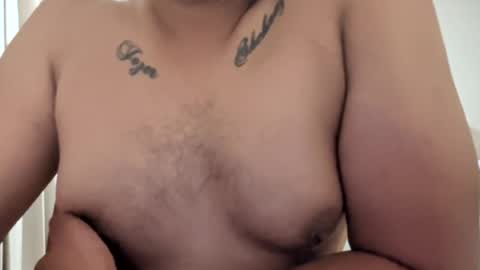 tj526316275 online show from June 13, 4:21 am