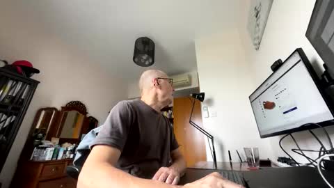 TKSnoopy online show from February 7, 2:30 am