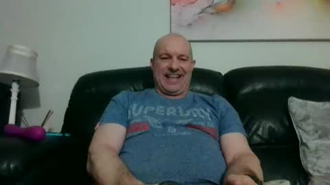 Snapshot of toerag69 chatting on December 27, 11:42 pm toerag69 online show from December 27, 11:42 pm