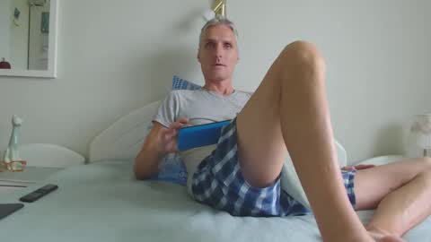 Daniel Bisexual uncut 20cm online show from September 14, 5:53 am