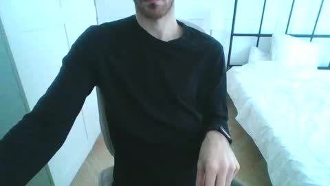 Snapshot of toja112 chatting on February 6, 9:32 am Martin online show from February 6, 9:32 am