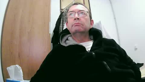 tolon408472 online show from January 1, 11:18 pm