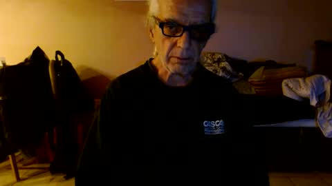 tom112292014 online show from December 26, 3:06 am