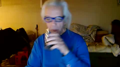 tom112292014 online show from February 9, 10:43 pm