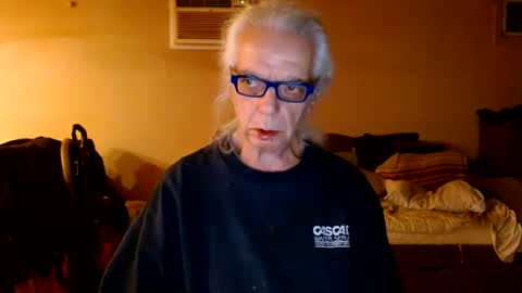 tom112292014 online show from December 10, 3:41 am