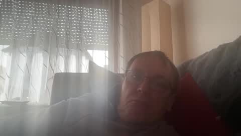 Tom online show from March 8, 1:48 pm