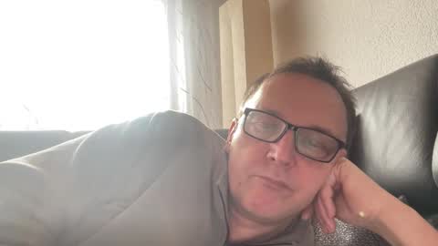 Tom online show from February 7, 12:06 pm