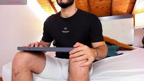 Snapshot of tom_bailey_ chatting on September 17, 12:39 pm online show from September 17, 12:39 pm