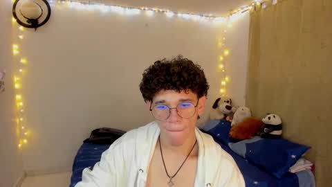 Tom Blue online show from October 29, 12:30 pm