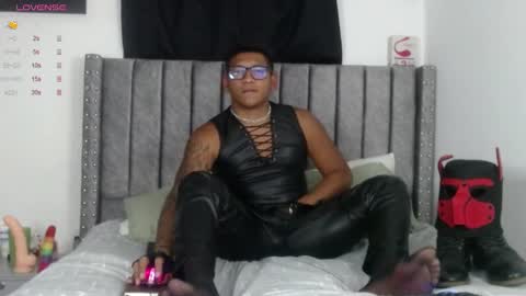 Snapshot of tom_brown12 chatting on January 14, 2:08 am Tom online show from January 14, 2:08 am