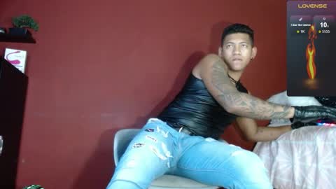 Snapshot of tom_brown12 chatting on February 17, 9:56 am Tom online show from February 17, 9:56 am