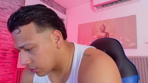 Tom muscle1 online show from February 10, 11:59 am