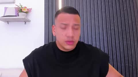 Tom muscle1 online show from September 24, 11:52 am