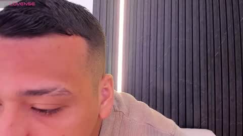 Tom muscle1 online show from October 3, 12:43 pm