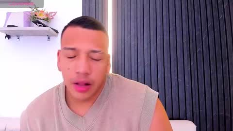 Tom muscle1 online show from October 9, 12:10 pm