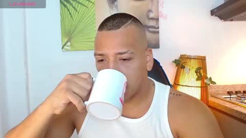 Tom muscle1 online show from January 11, 12:18 pm