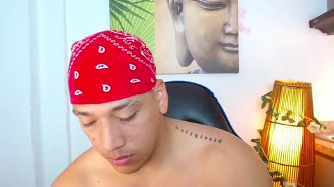 Tom muscle1 online show from December 17, 12:54 pm