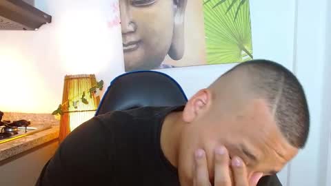 Tom muscle1 online show from December 24, 11:06 am