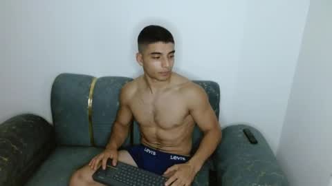 tomaz_18 online show from May 22, 9:09 pm