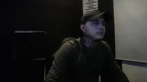 Snapshot of tommmycortez chatting on October 25, 3:19 am tommmycortez online show from October 25, 3:19 am