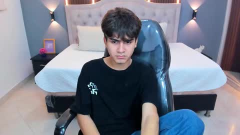 Tommy  online show from March 28, 8:36 am