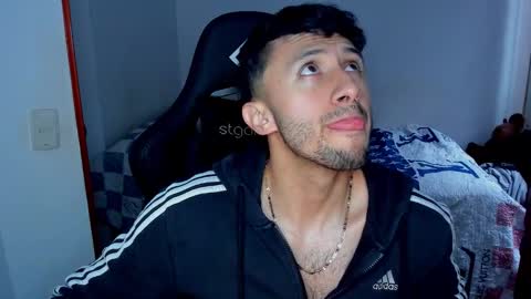 Twitter BreddTommy IG tommy bredd online show from February 25, 8:43 pm