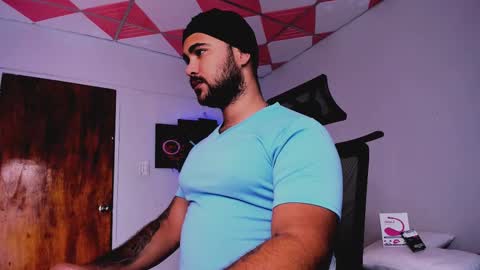 tommy_sccott online show from February 18, 2:49 am