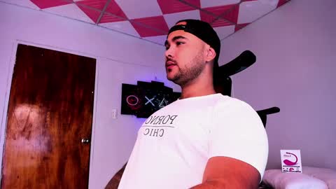 tommy_sccott online show from December 9, 5:29 am