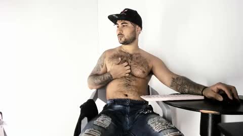 tommy_sccott online show from October 17, 2:37 am