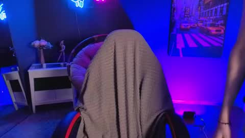 tommy_stars online show from April 15, 9:04 pm