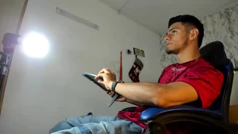 tomwagner_ online show from December 28, 2:44 pm