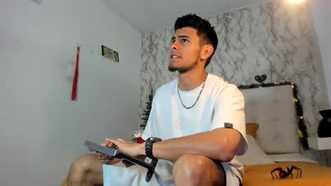 tomwagner_ online show from January 6, 2:14 pm