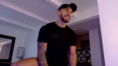 tony muscle1 online show from October 21, 9:39 pm