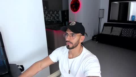 tony muscle1 online show from March 11, 12:00 am